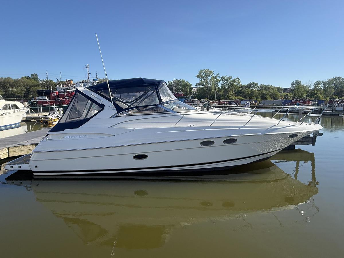 Used 2005 Regal 3560 Commodore