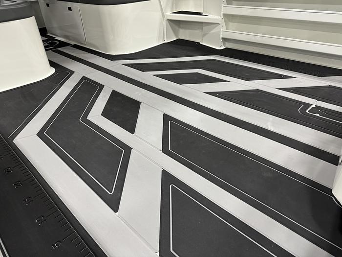 2025 Extreme Boats  915 Walk Around