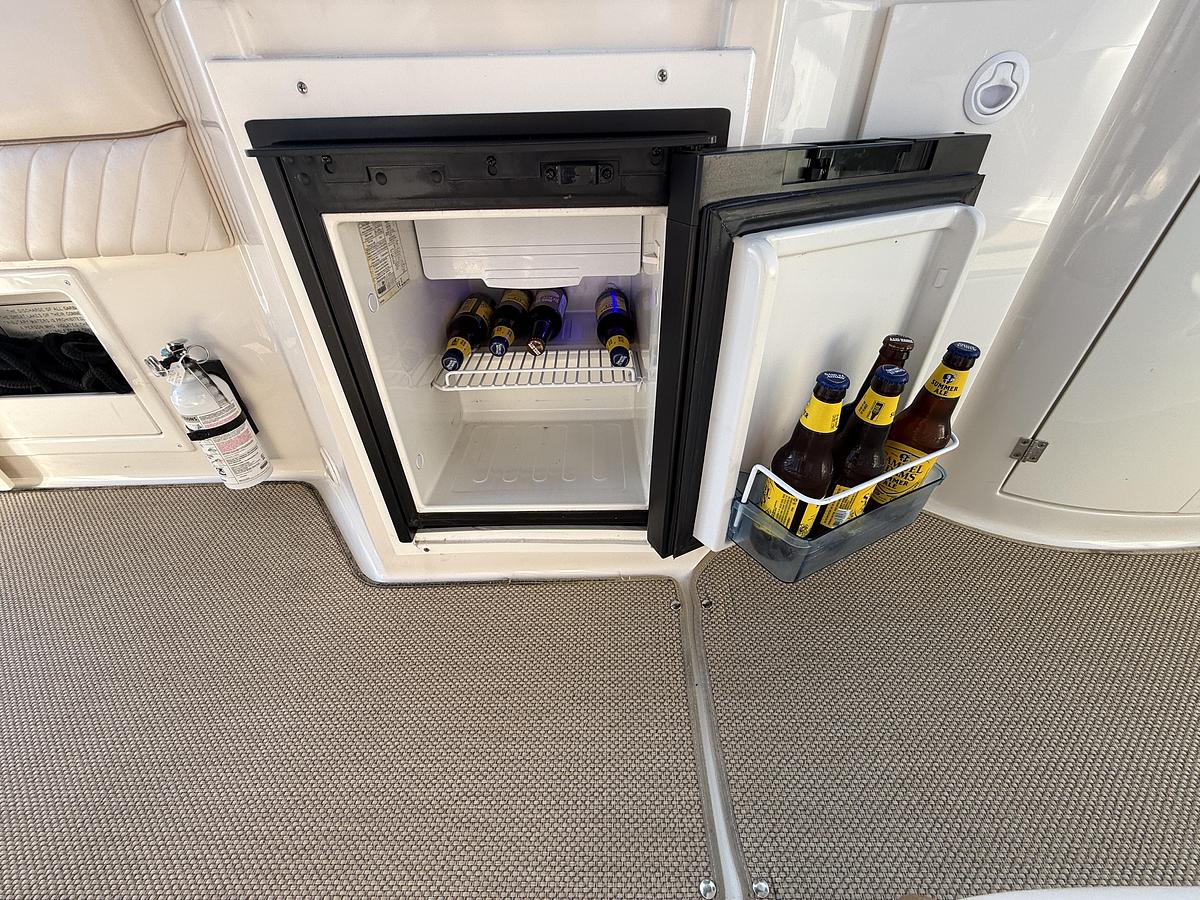 Used 2000 Monterey 322 Cruiser