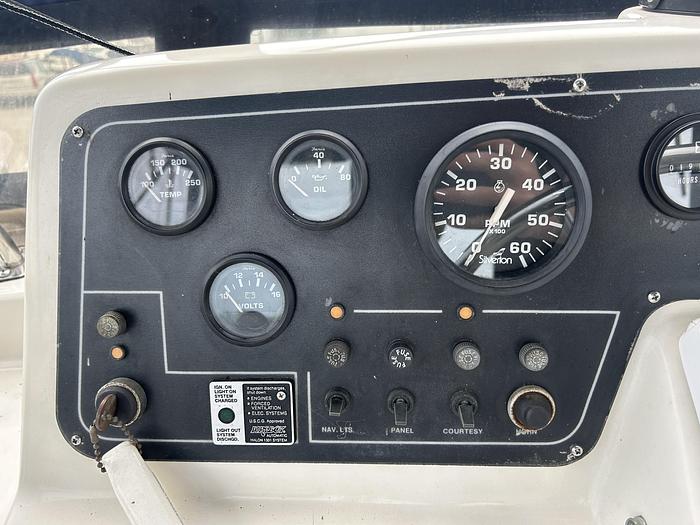 Used 1990 Silverton  40 Motor Yacht