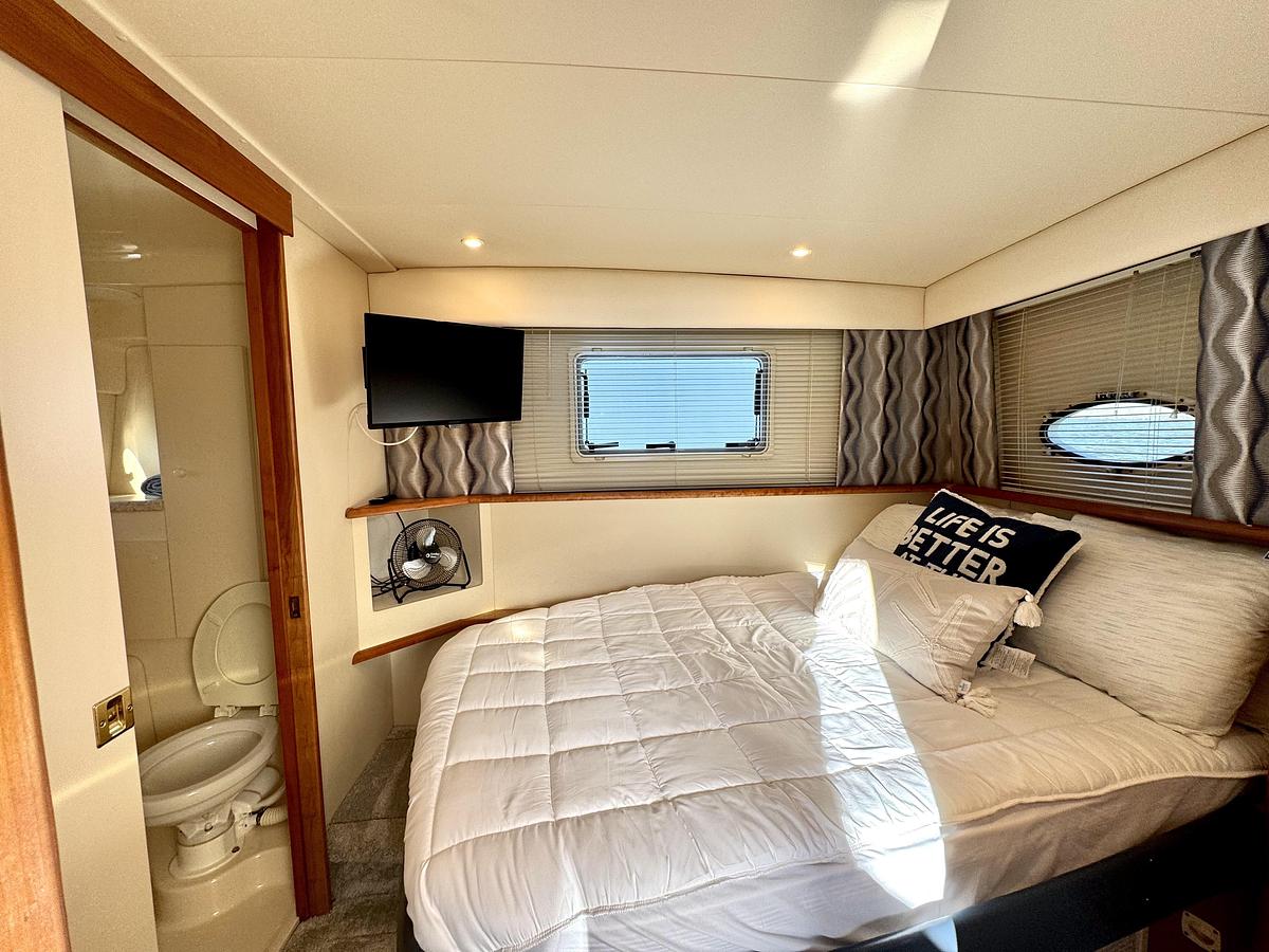 Used 1998  Silverton 352 Motor Yacht