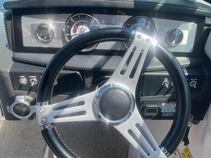 Used 2014 Four Winns 265 Horizon