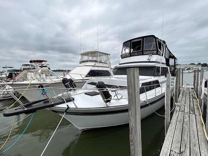 Used 1986 Marinette 39' Double Cabin