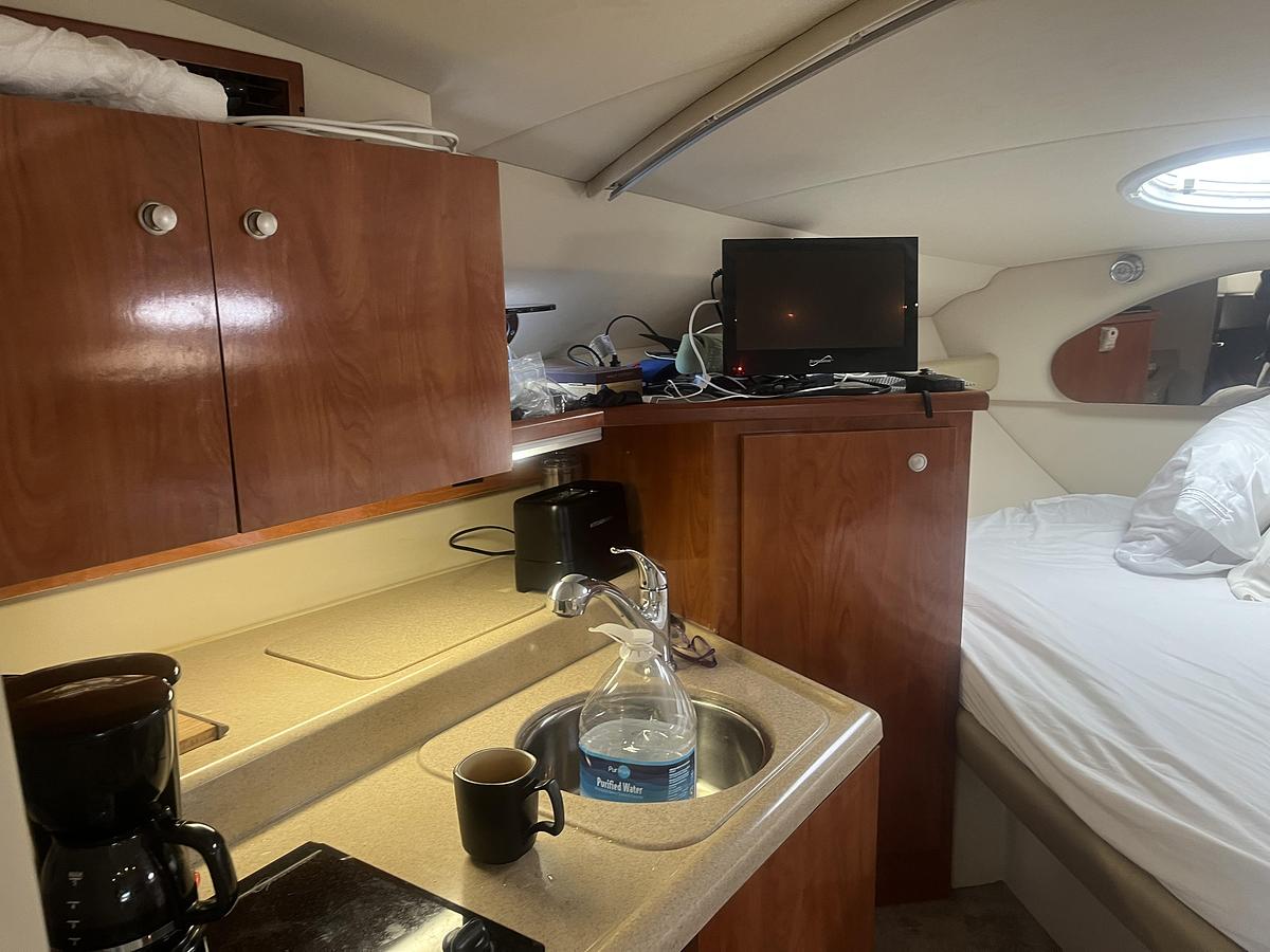 Used 2007 Cruisers Yachts 280 CXI