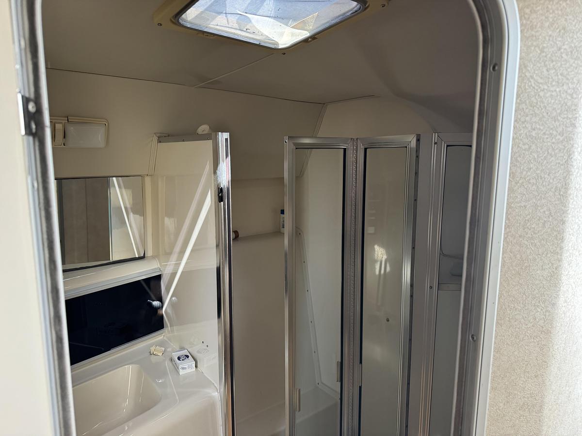 Used 1990 Silverton 34 Express