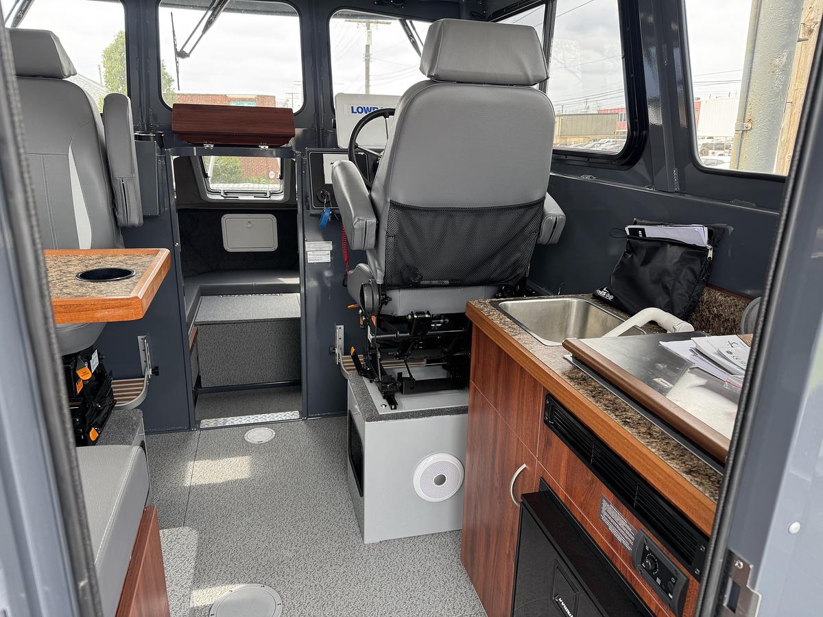 Used 2025 Hewescraft 240 Pacific Cruiser Hardtop