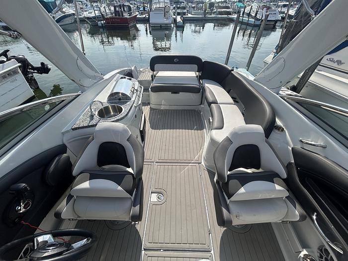 Used 2022 Crownline E285