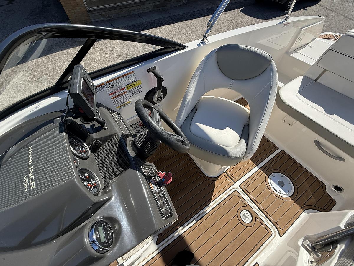 Used 2016 Bayliner VR5