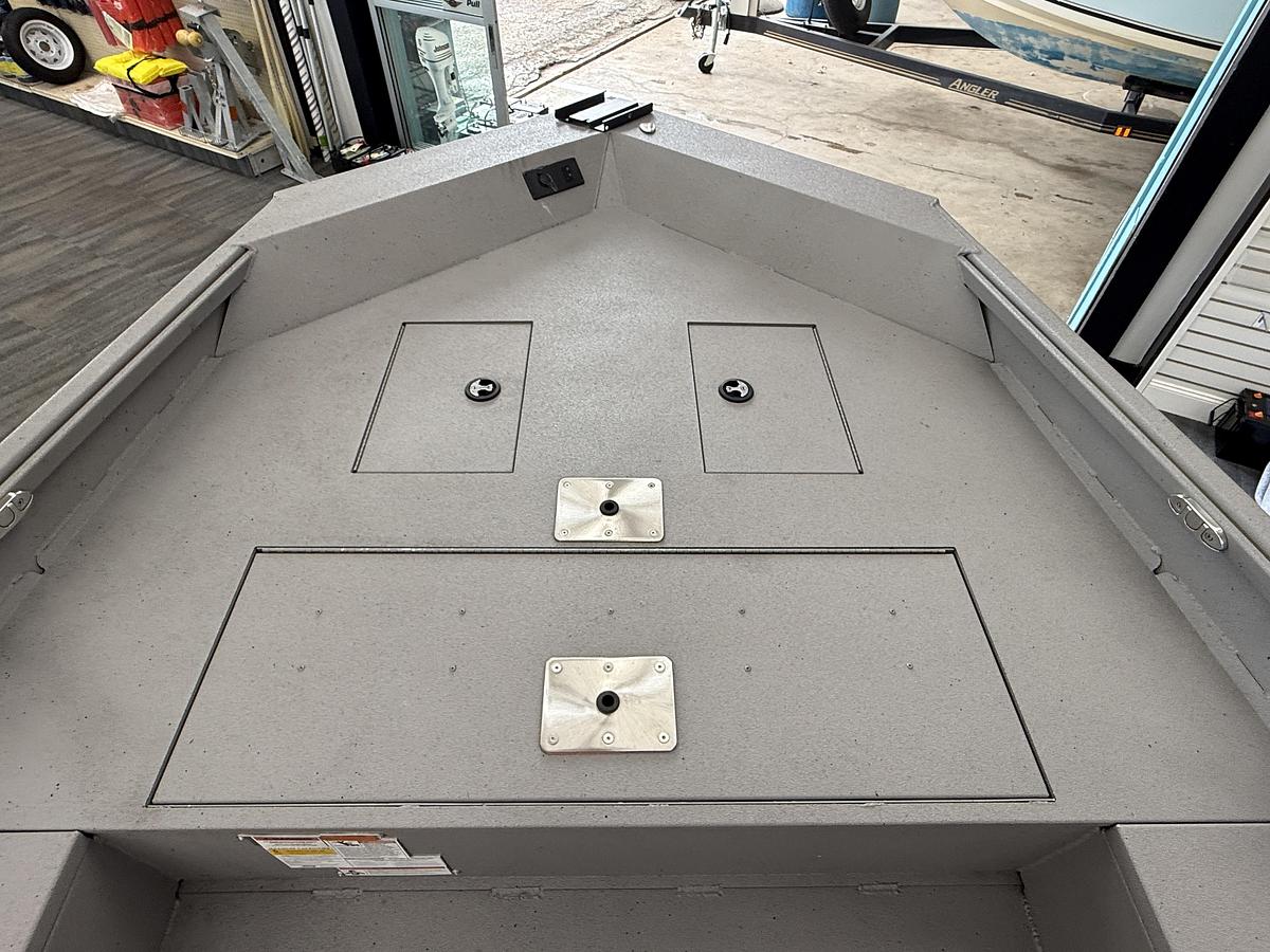 Used 2020 Alumacraft 20 Bay