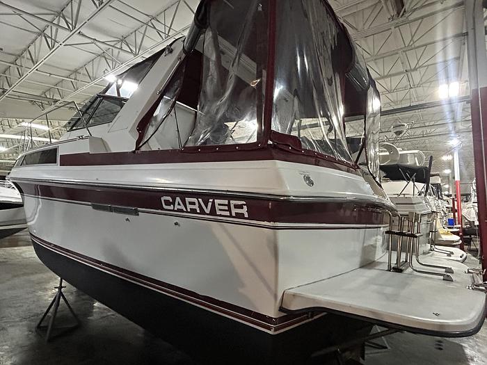 Used 1990 Carver 3257 Montego