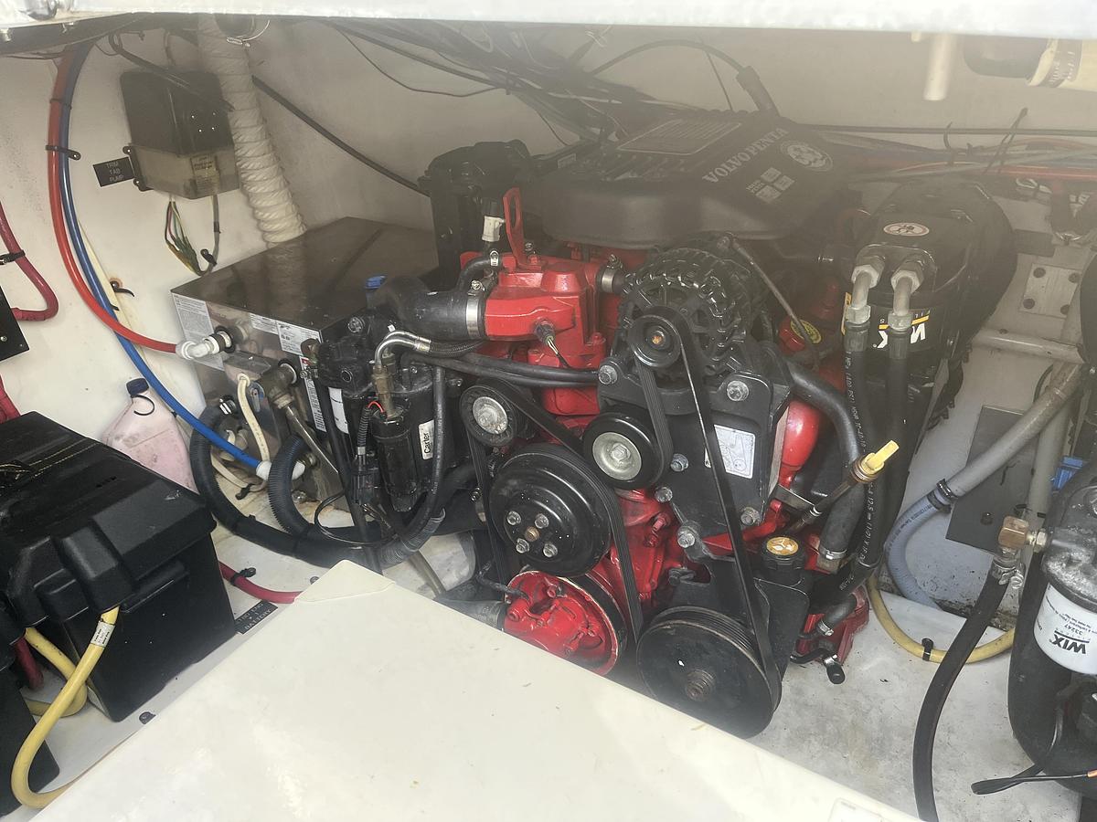 Used 2007 Cruisers Yachts 280 CXI