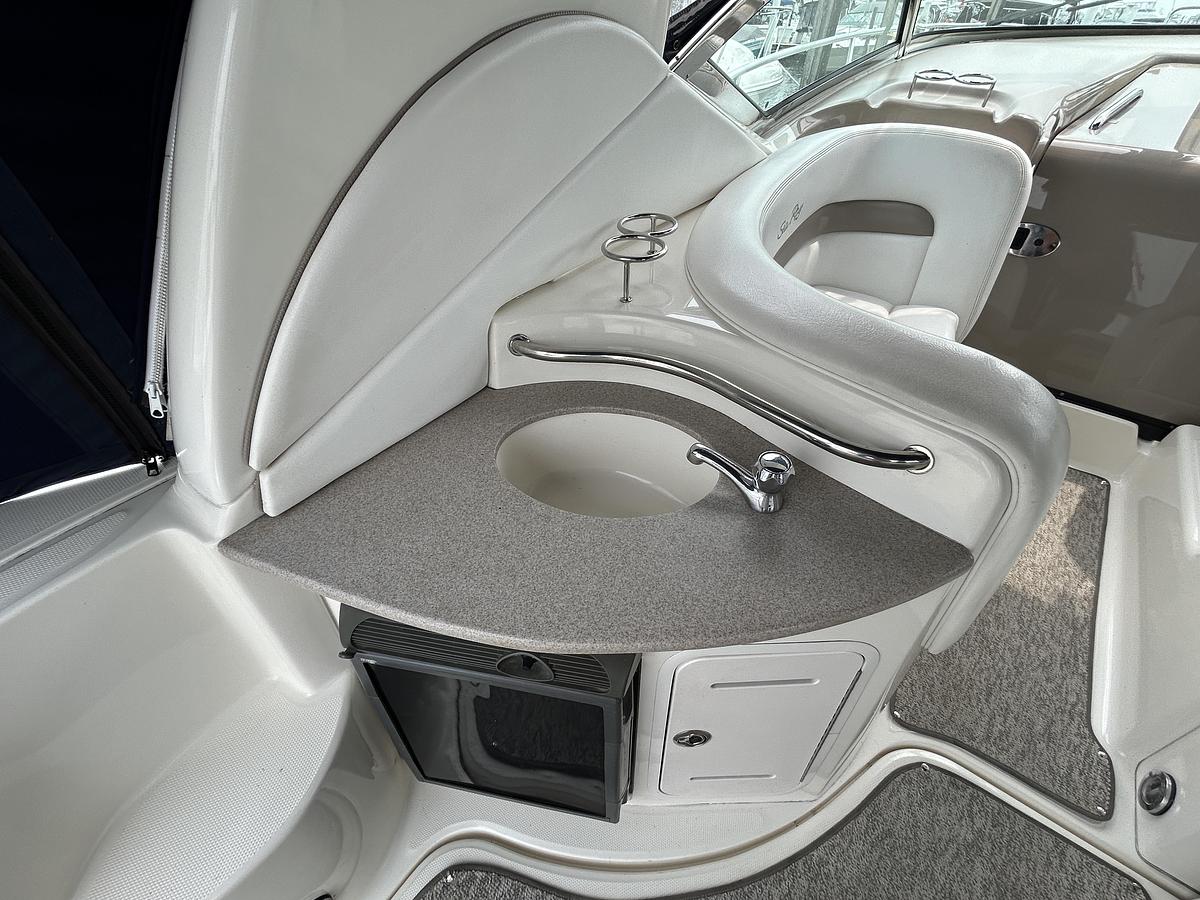 Used 2005 Sea Ray 320 Sundancer