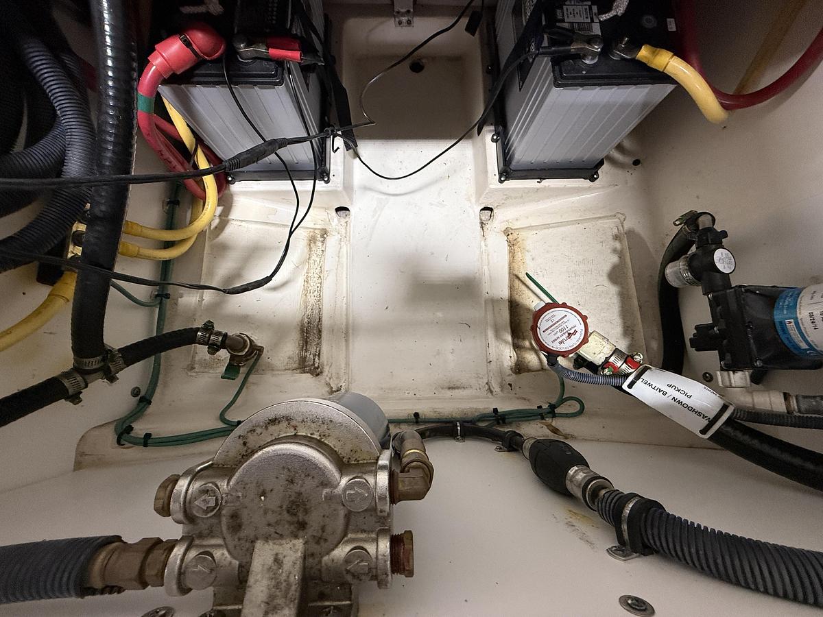 Used 2014 Pursuit 265 DC