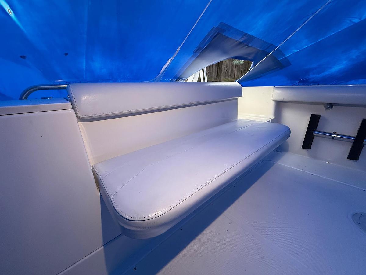 Used 1998 Pursuit 2860 Denali