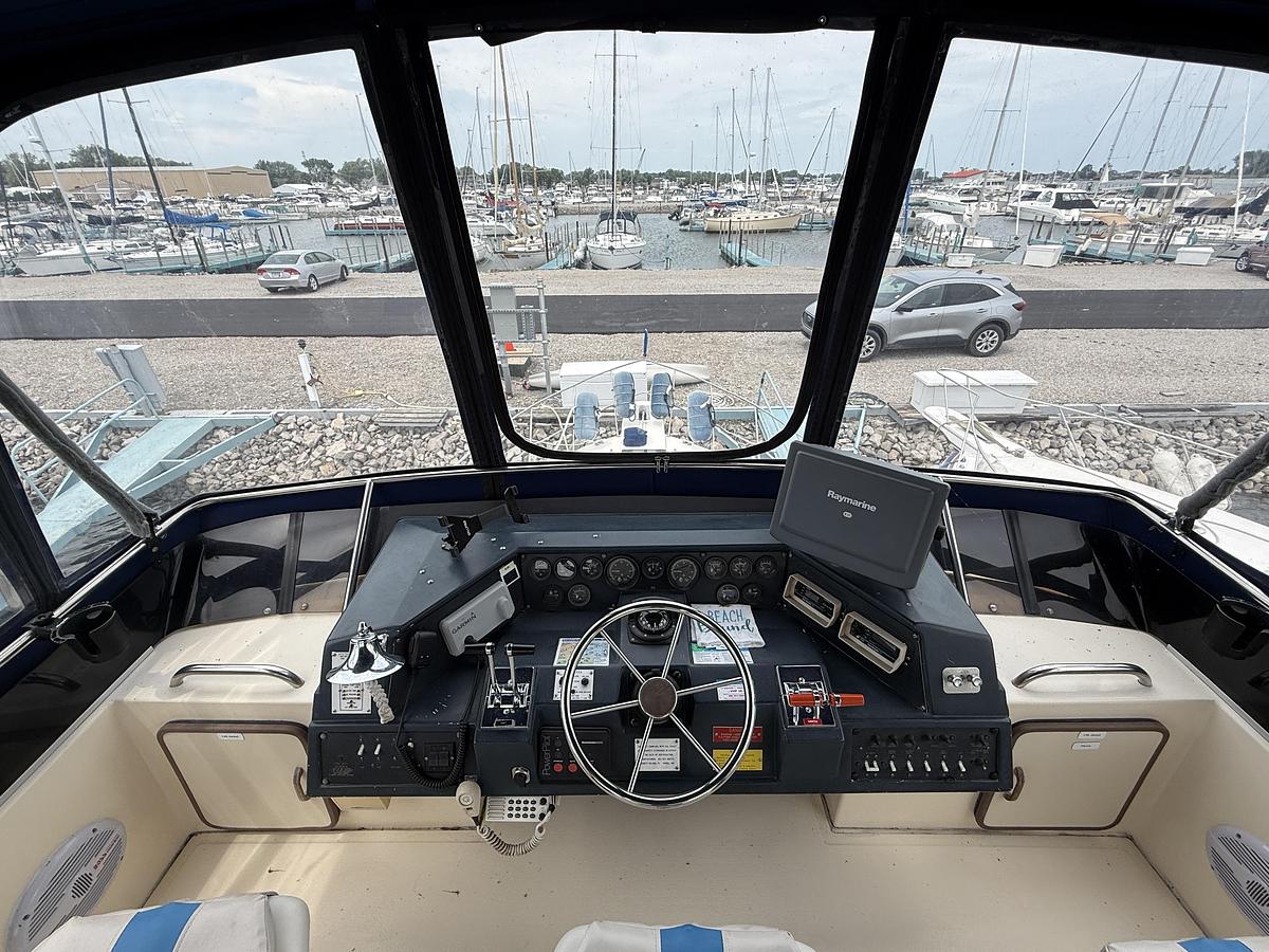 Used 1986 Sea Ray 410 Sundancer