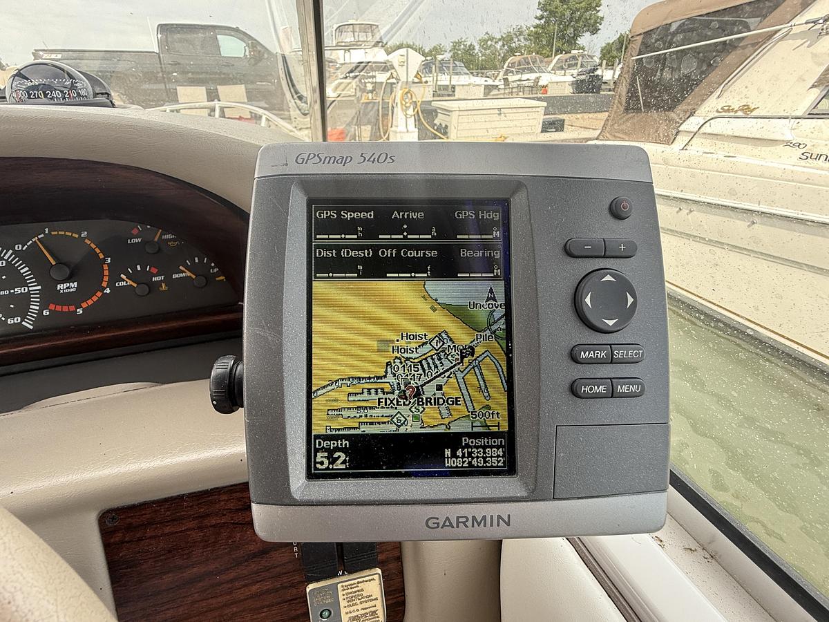 Used 1998 Four Winns 258 Vista