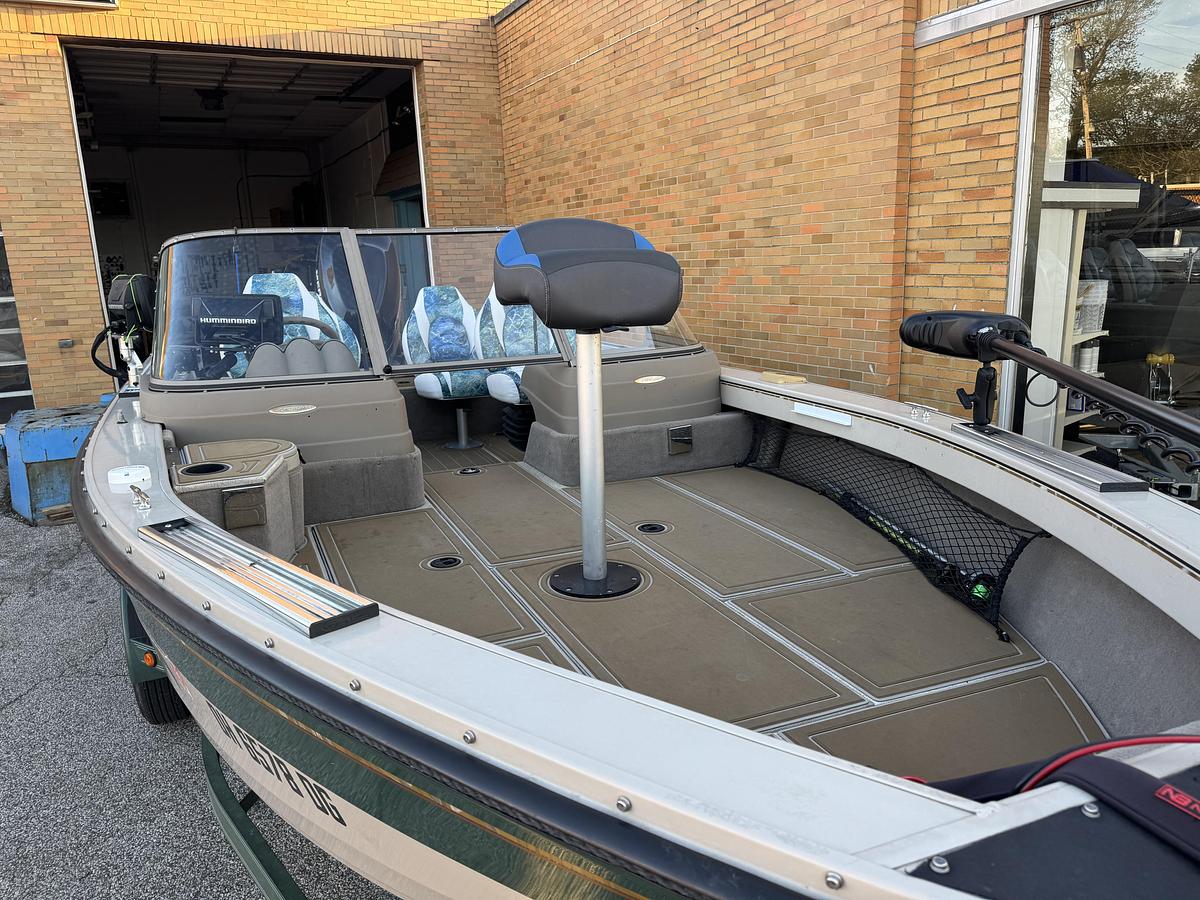 Used 2003 Crestliner 202 Tourament Side Console