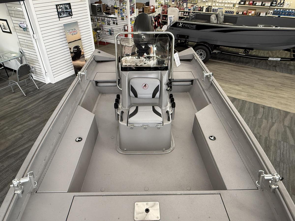 Used 2020 Alumacraft 20 Bay
