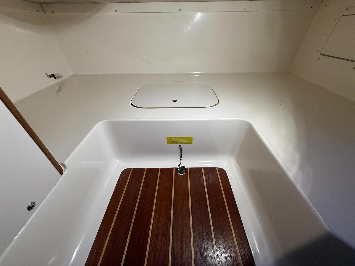 Used 1998 Pursuit 2860 Denali