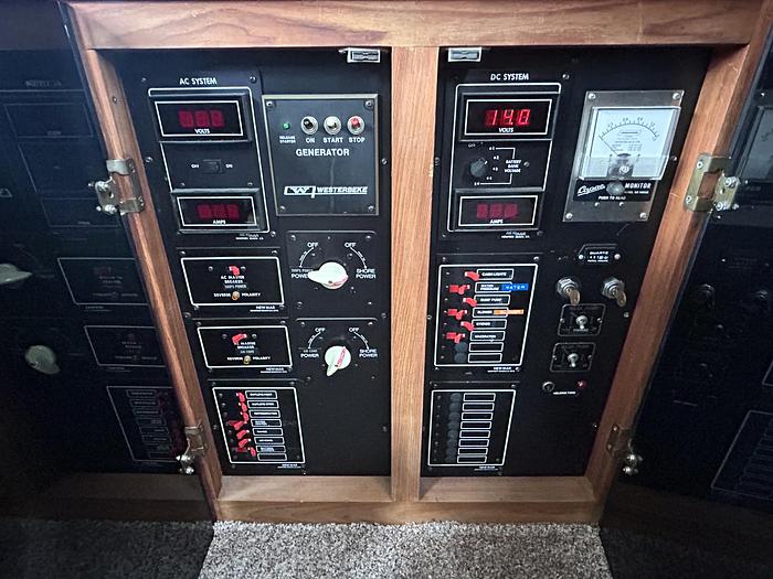 Used 1986 Marinette 39' Double Cabin