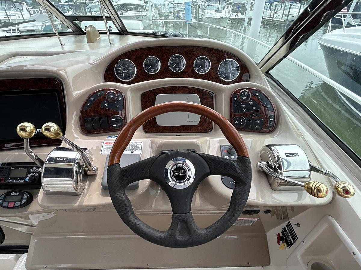 Used 2005 Sea Ray 320 Sundancer