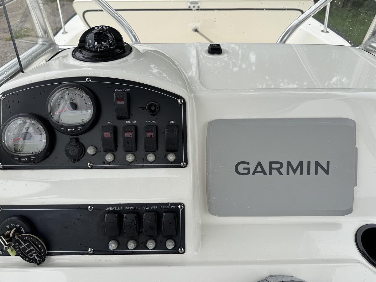 Used 2013 Boston Whaler 210 Montauk