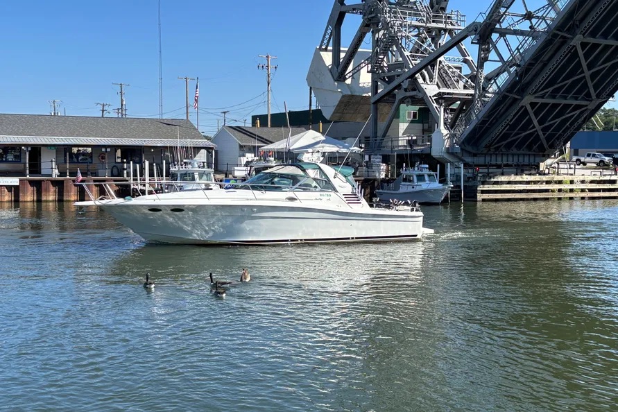 Used 1998 Sea Ray 370 Express Cruiser