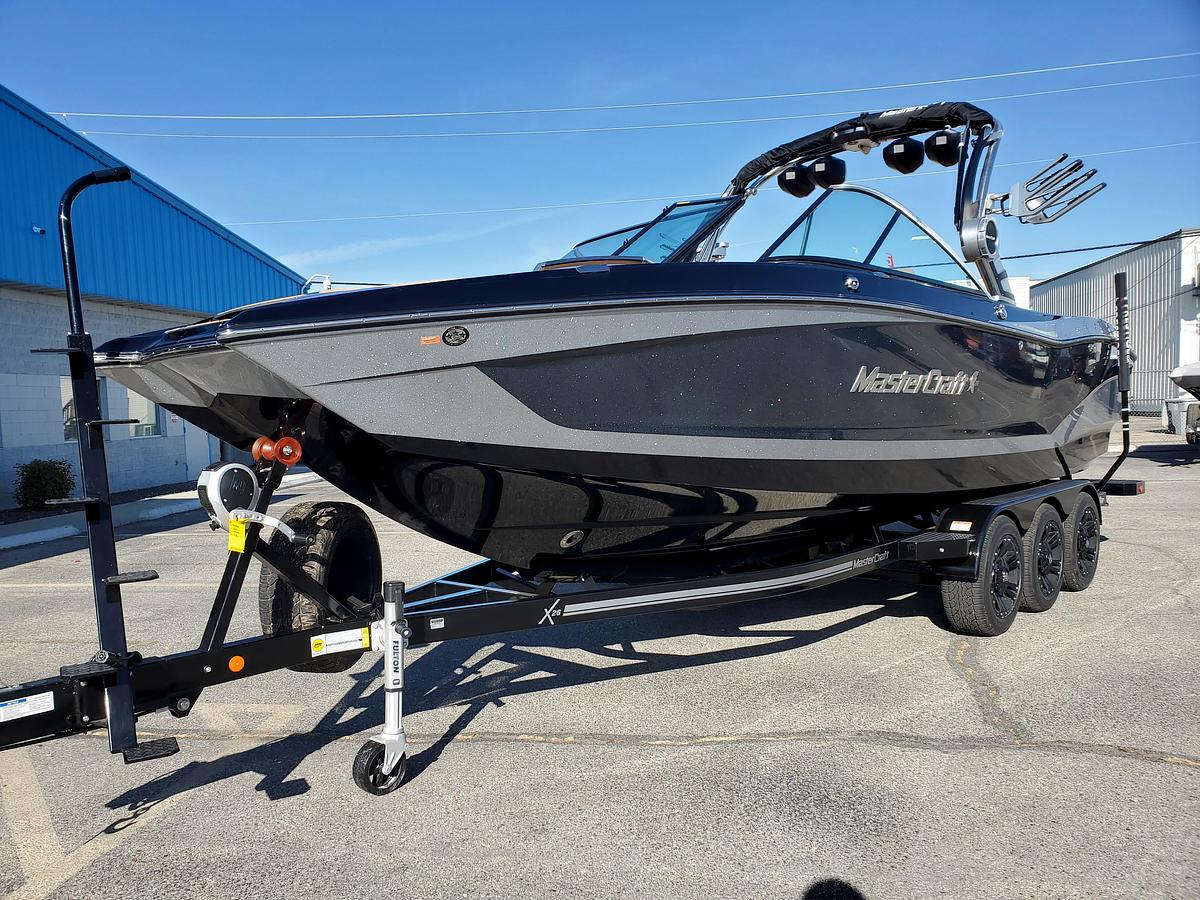 Used 2021 MasterCraft X26