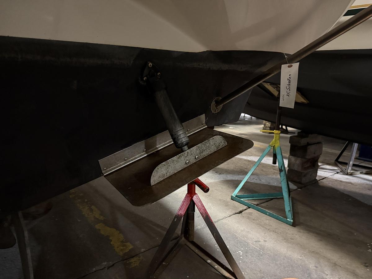 Used 1998  Silverton 352 Motor Yacht