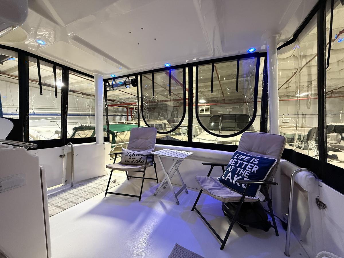 Used 1998  Silverton 352 Motor Yacht