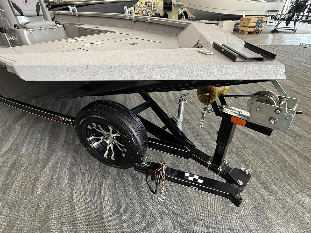 Used 2020 Alumacraft 20 Bay