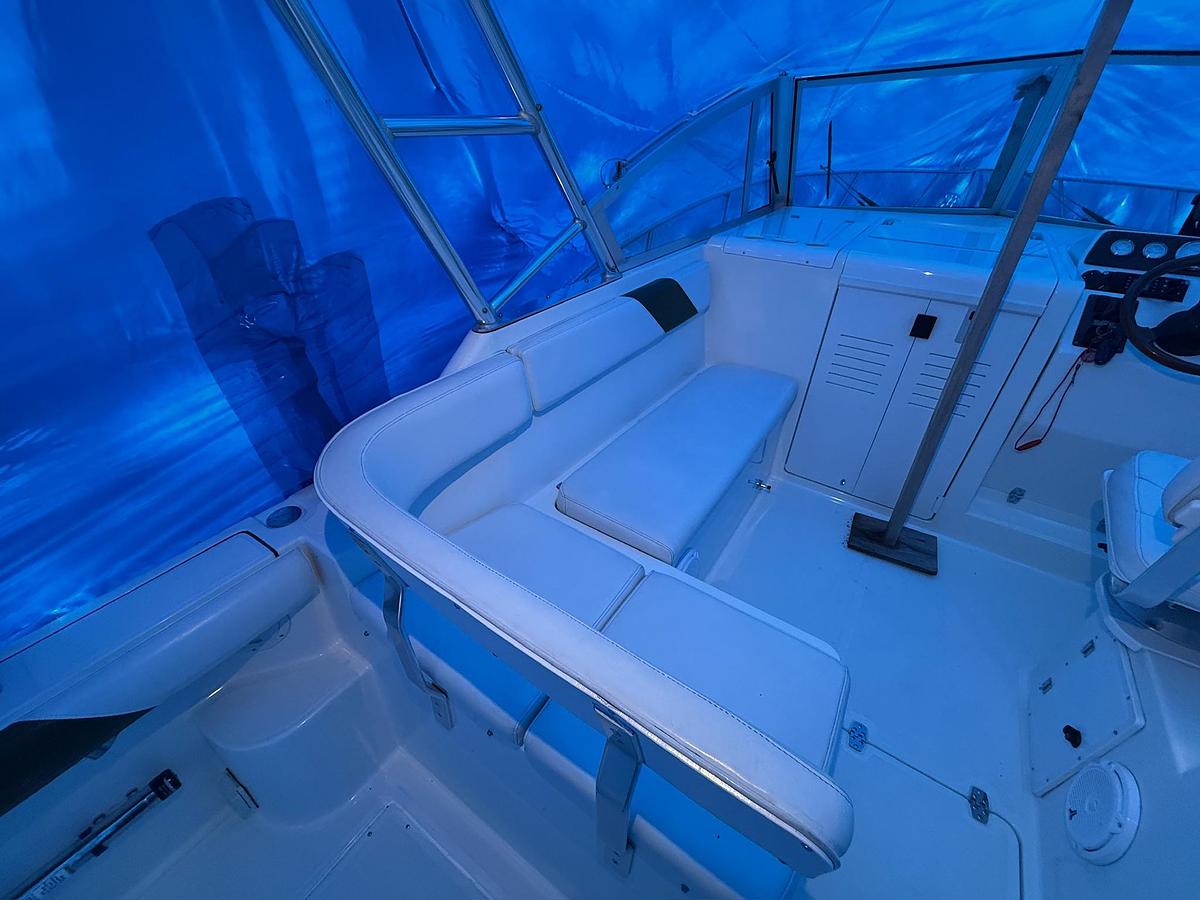 Used 1998 Pursuit 2860 Denali