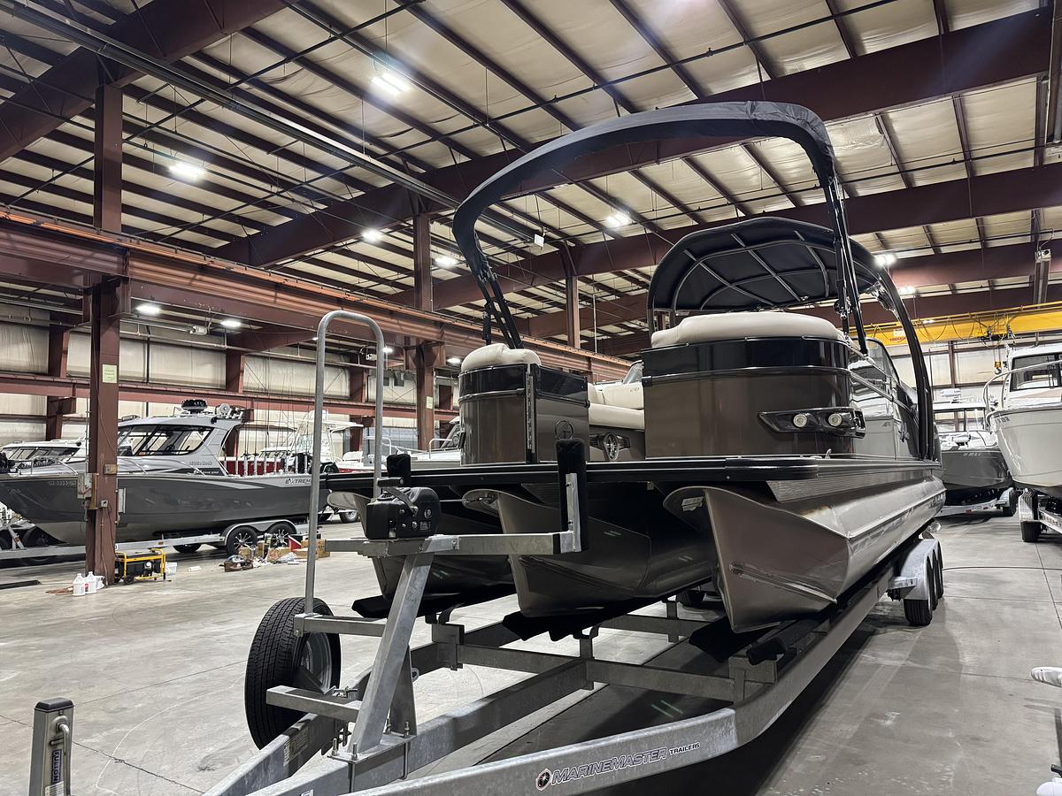 Used 2022 Avalon 2785 Catalina Platinum Cruiser