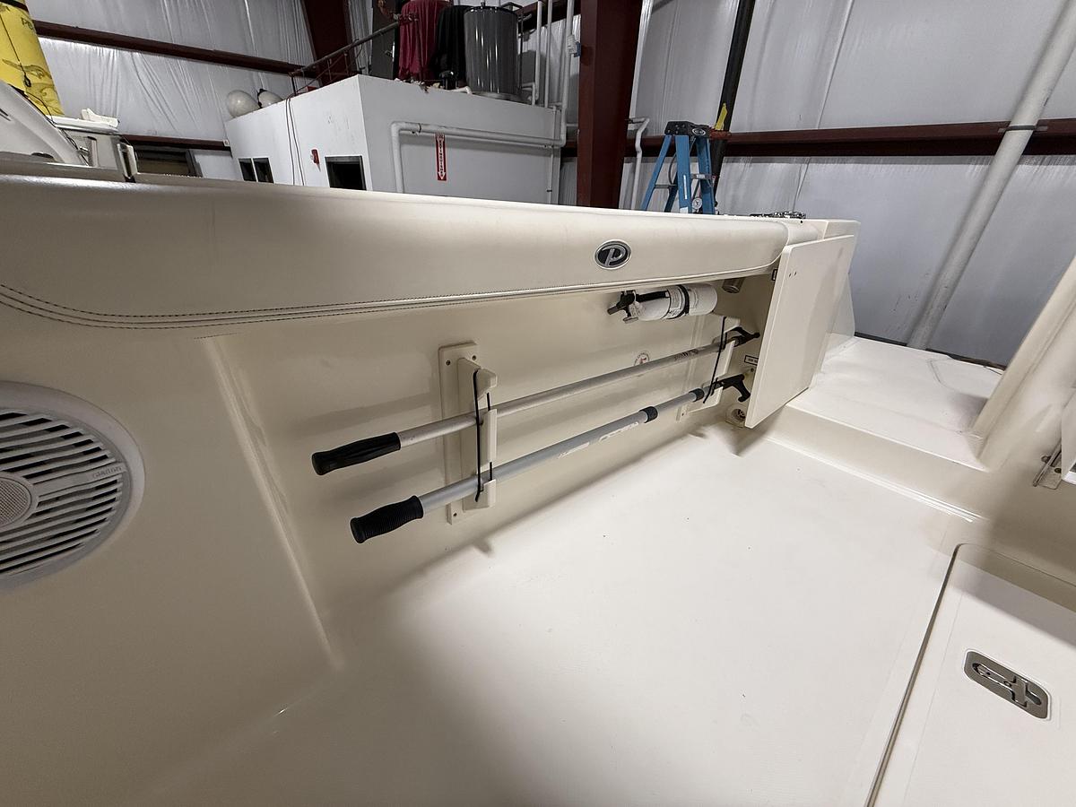 Used 2014 Pursuit 265 DC