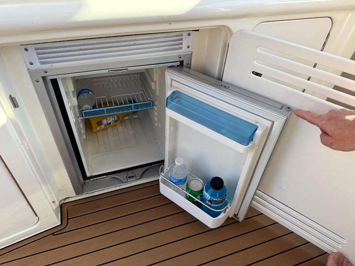 Used 2000 Sea Ray 380 Sundancer