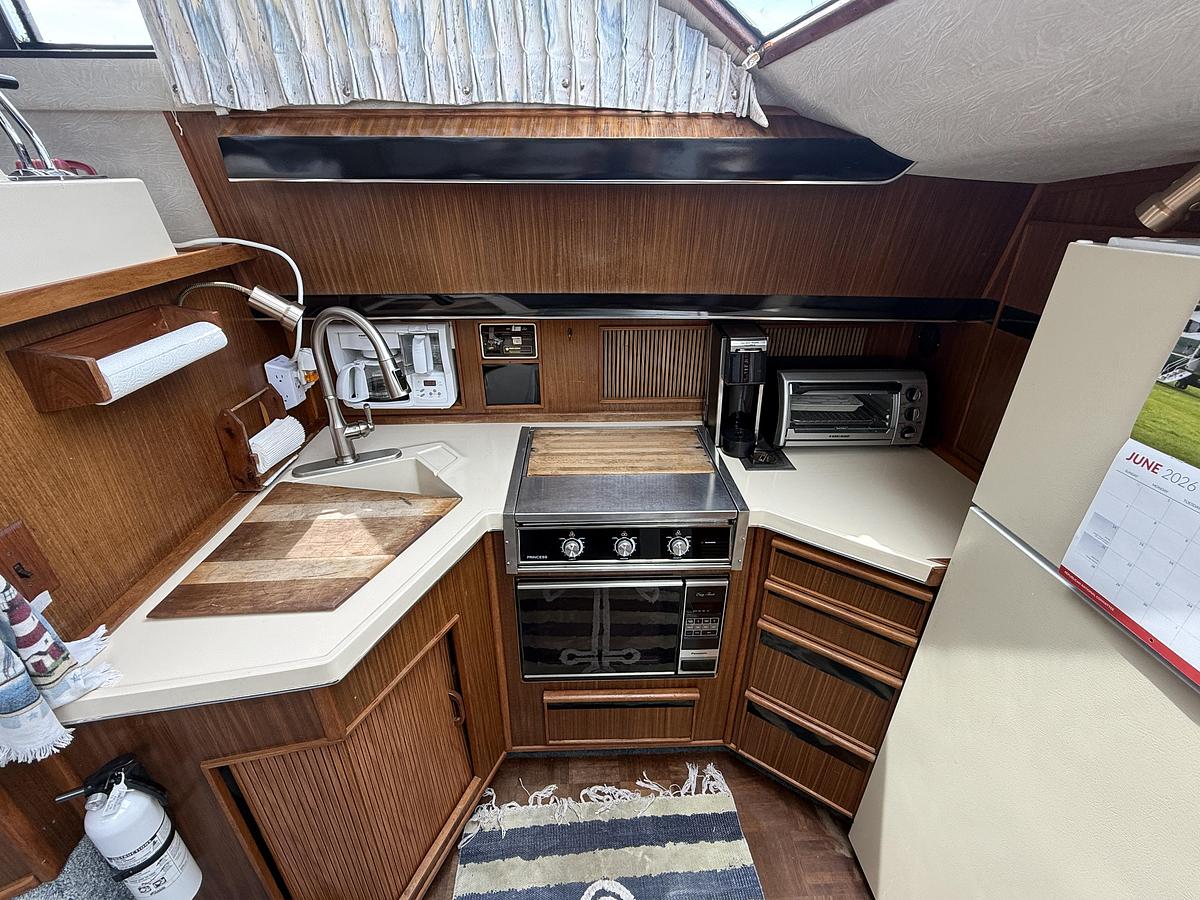 Used 1986 Sea Ray 410 Sundancer