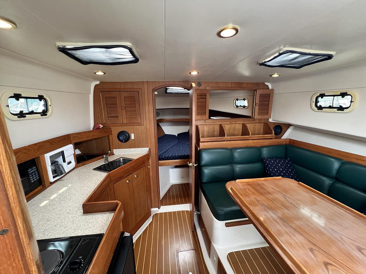 Used 2001 Mainship 34 Pilot