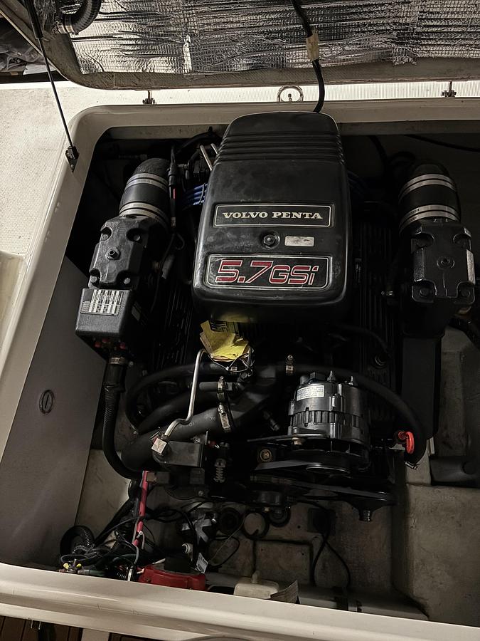 Used 1999 Pursuit 2460 Denali