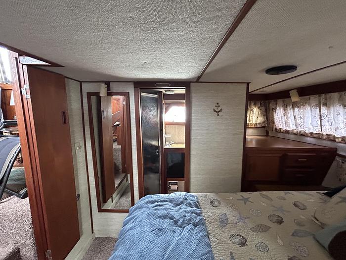 Used 1986 Marinette 39' Double Cabin