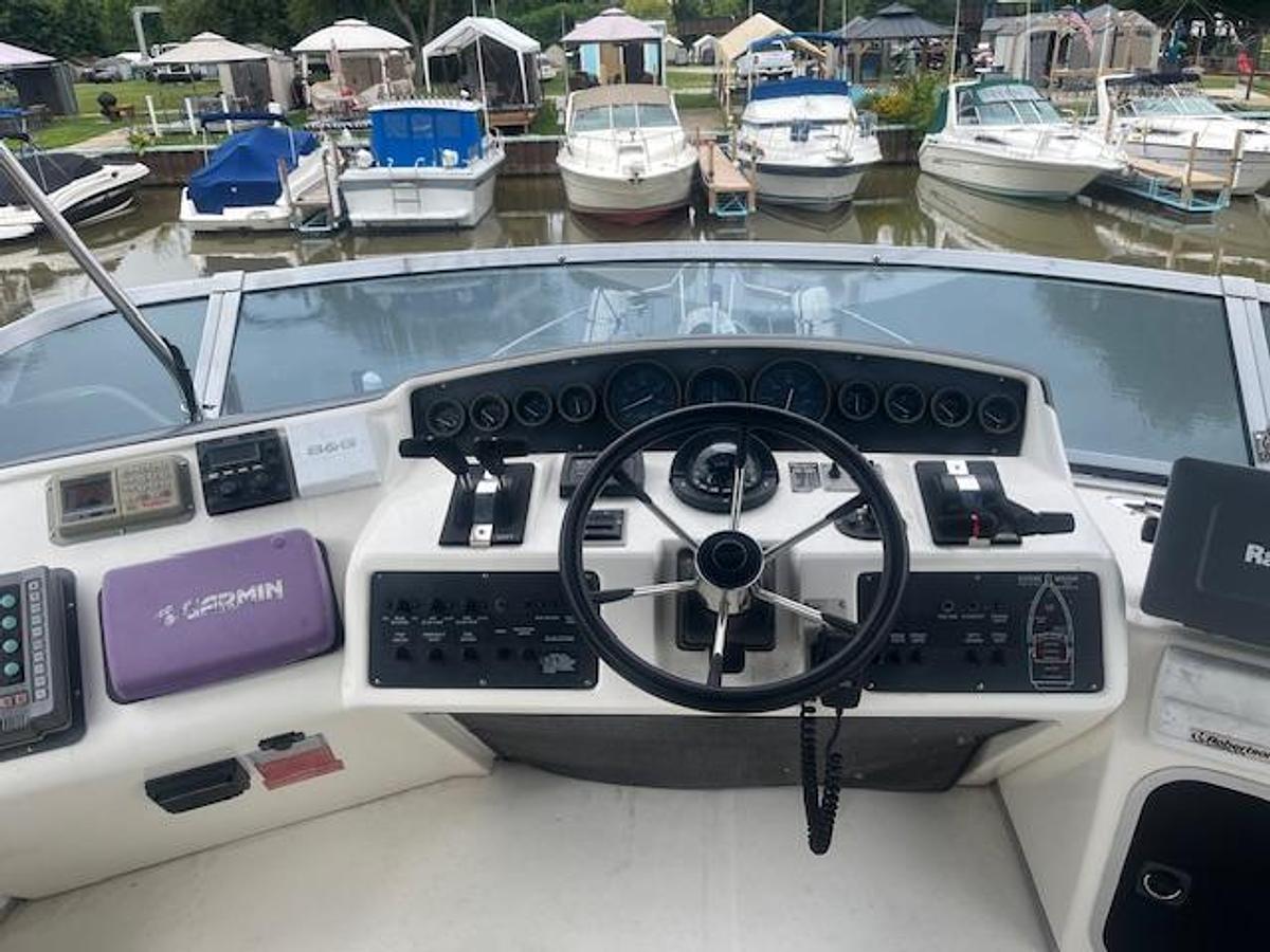 Used 1991 Sea Ray 370 Sedan Bridge