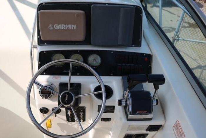 Used 2001 Boston Whaler 26 Conquest