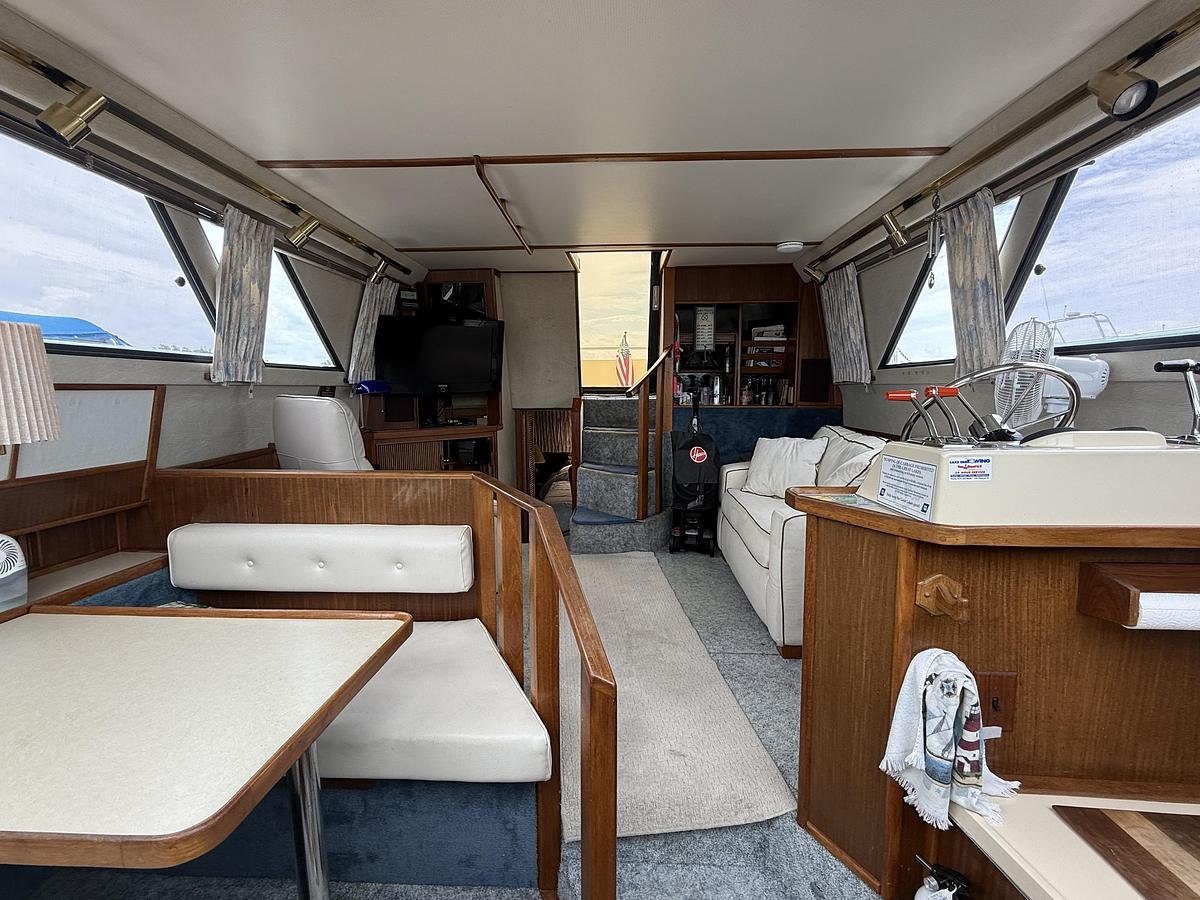 Used 1986 Sea Ray 410 Sundancer