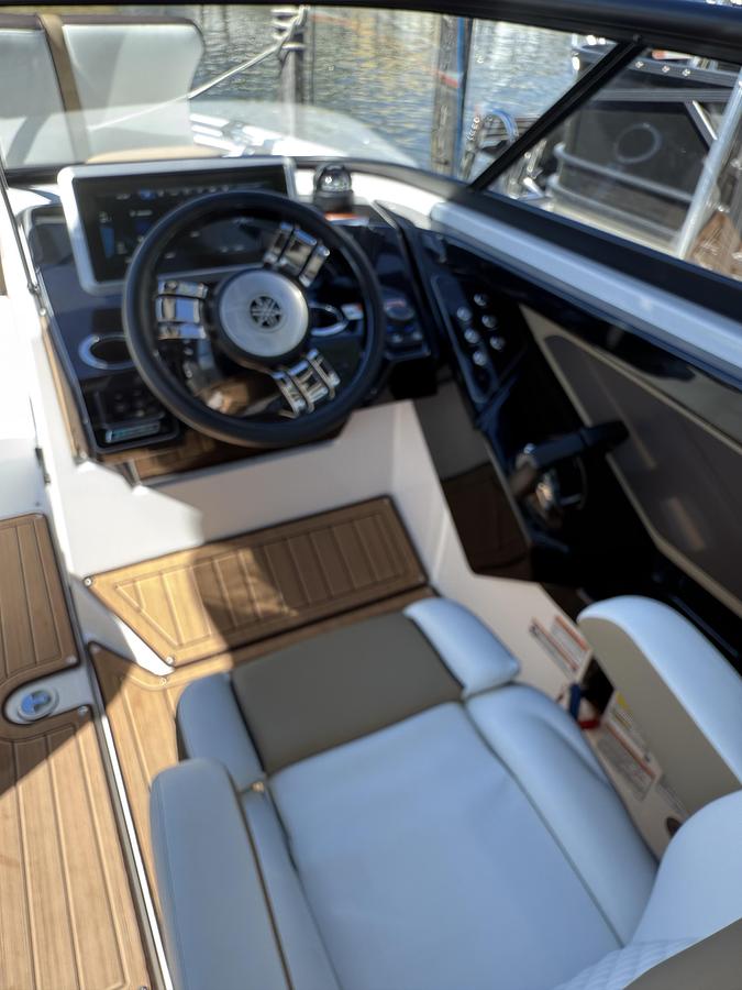 Used 2023 Yamaha 252 SD