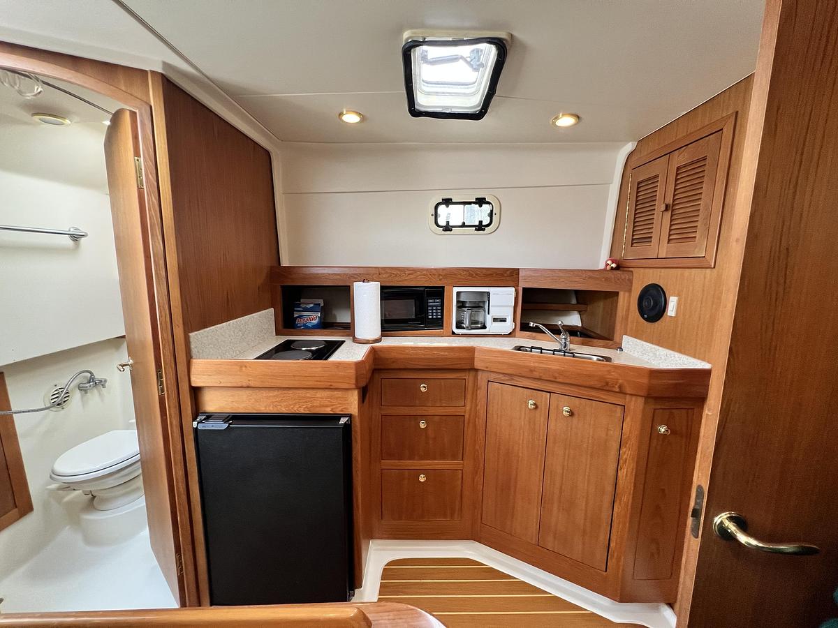 Used 2001 Mainship 34 Pilot
