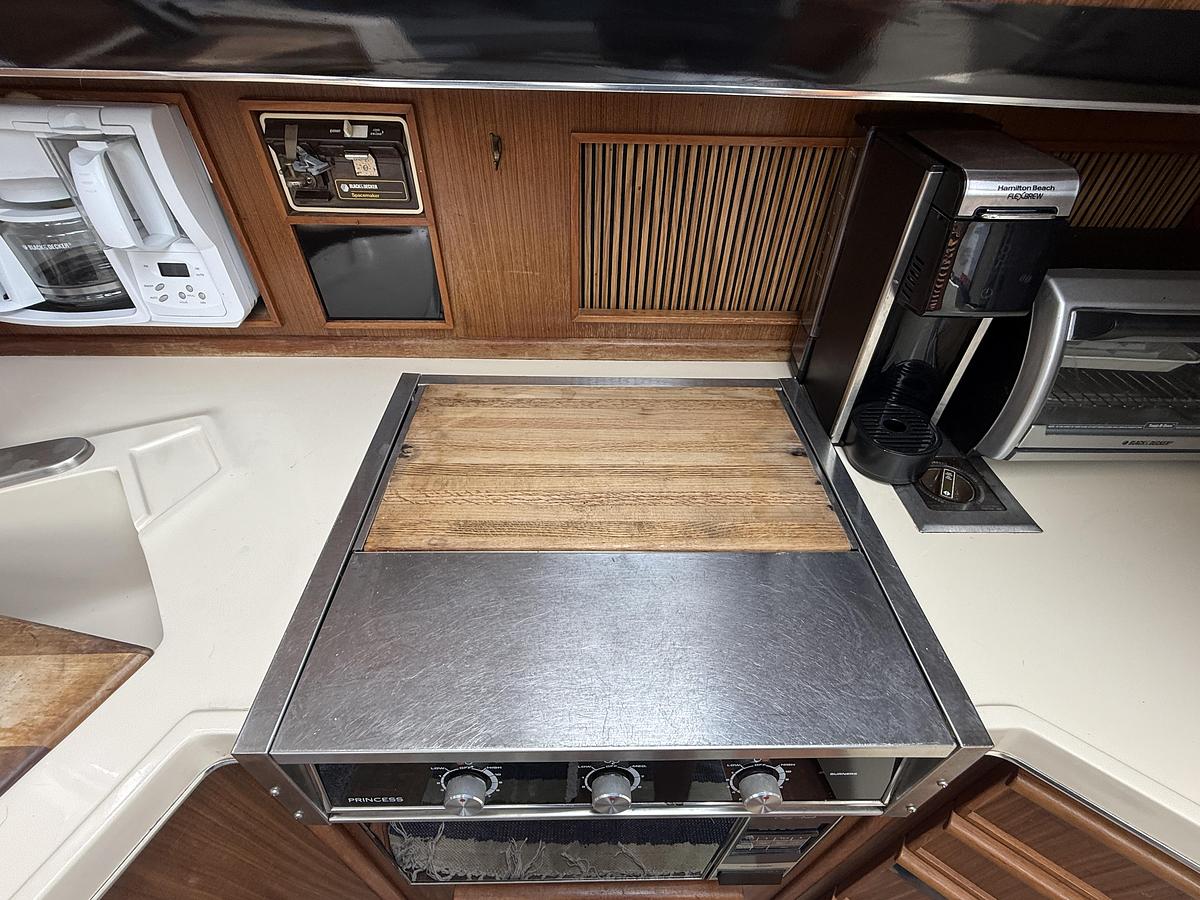 Used 1986 Sea Ray 410 Sundancer