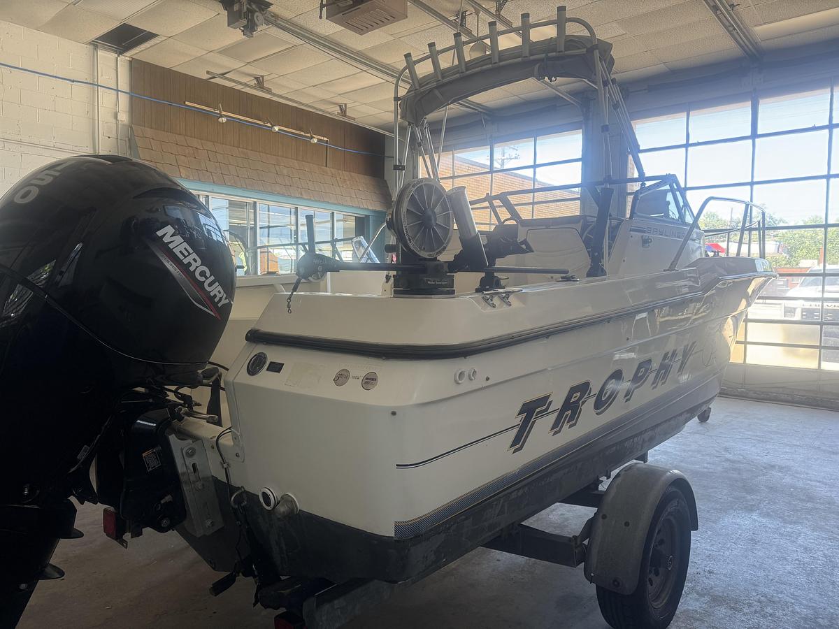 Used 1992 Bayliner 2052 Trophy