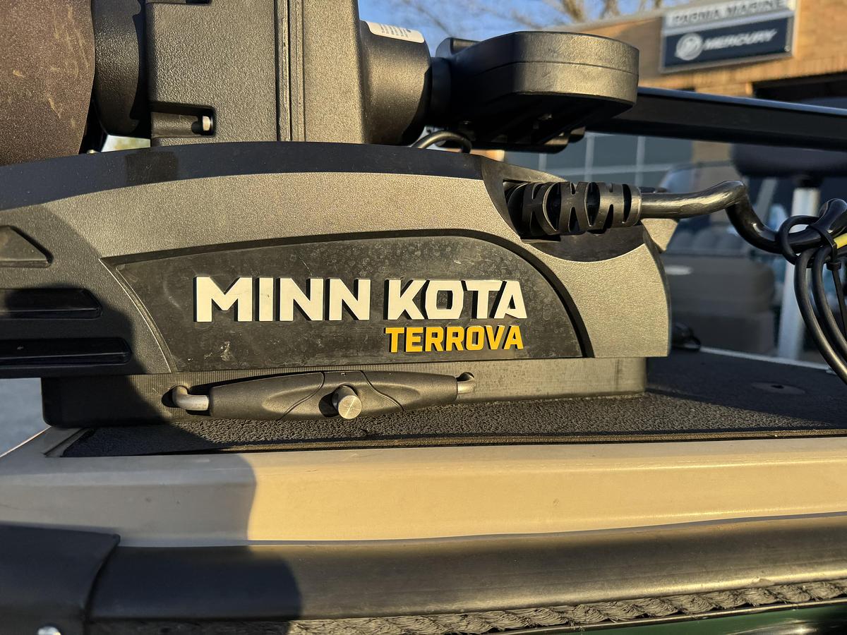 Used 2003 Crestliner 202 Tourament Side Console