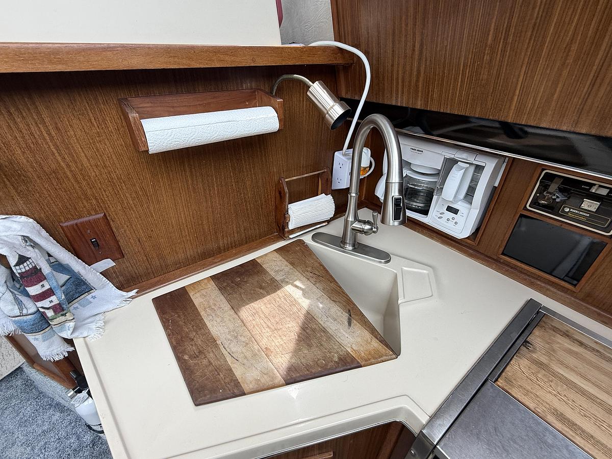 Used 1986 Sea Ray 410 Sundancer
