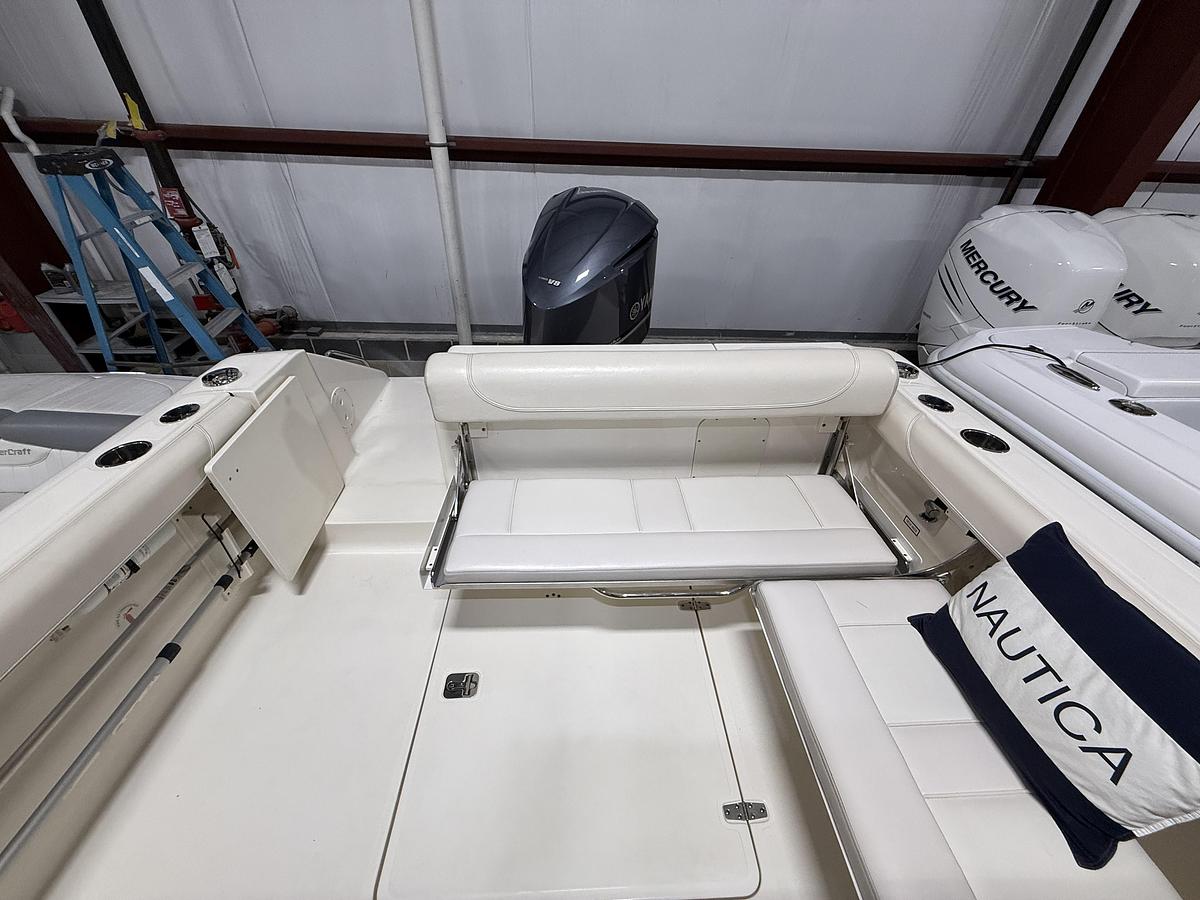 Used 2014 Pursuit 265 DC