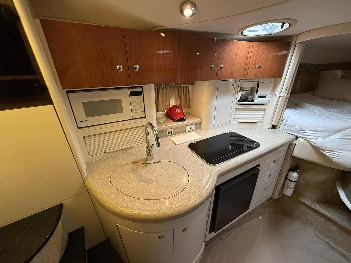 Used 2000 Monterey 322 Cruiser